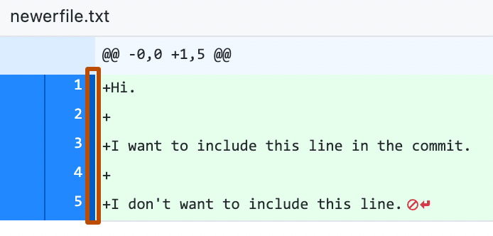 文件的差异视图的屏幕截图。 在行号的右侧，用橙色轮廓突出显示一条较窄的深蓝色线。